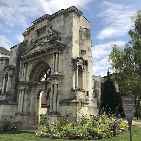Le Secret De Louise Apartment Epernay Exterior photo